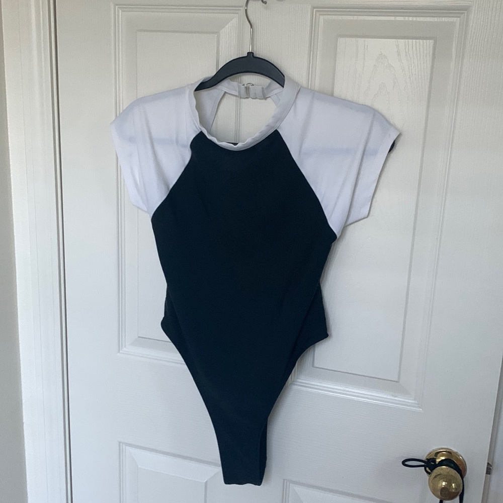 One piece high cut swim suit